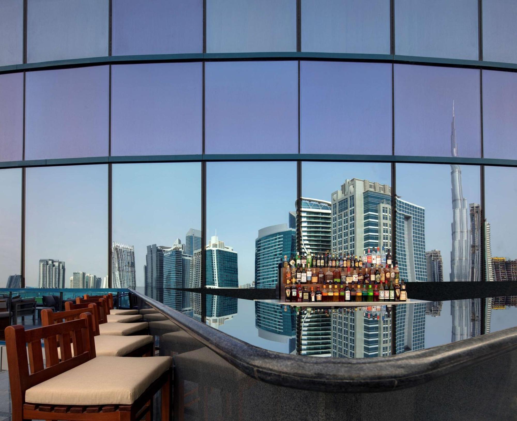 Radisson Blu Hotel, Dubai Waterfront Exteriör bild